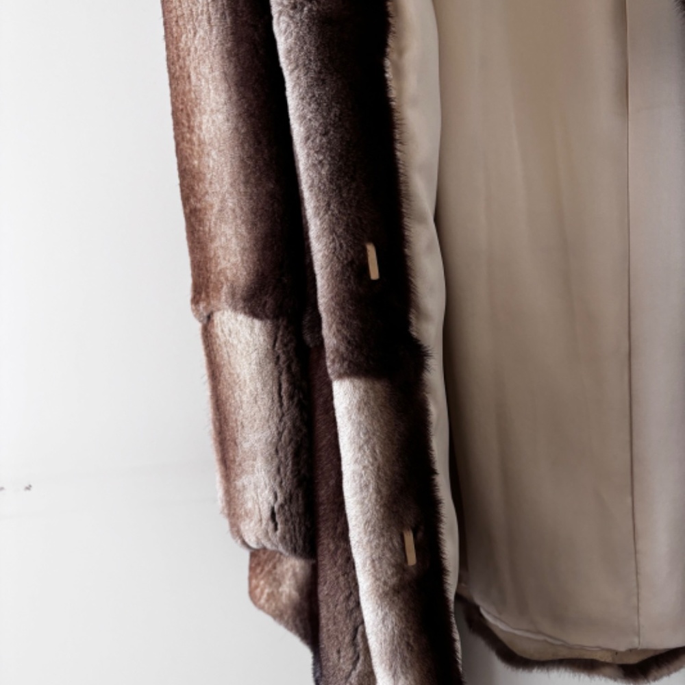 Vintage mink fur coat. - Picture 4 of 11